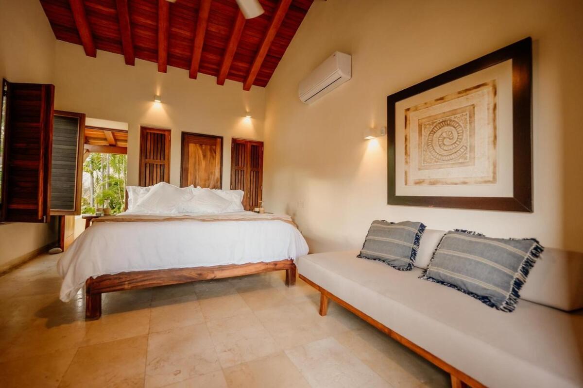 Dream Villa With Private Beach And Catering 지와타네호 외부 사진